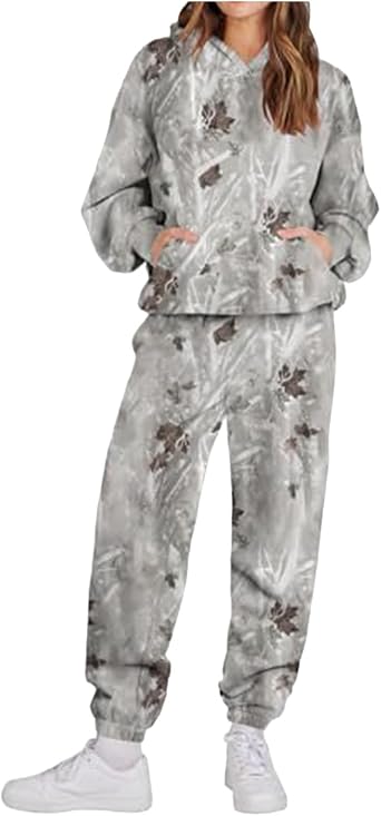 Camo Sweatsuits for Women Set 2 Piece,Womens Camo Hoodie Maple Leaf Print Oversized Sweaters Sweatshirt Sweatpants