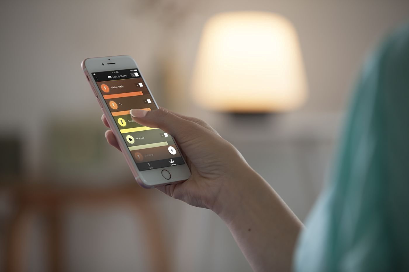 Philips Hue White Ambiance Starter Kit con 2 Lampadine E27, 1 Bridge e 1 Telecomando Dimmer Switch Inclusi