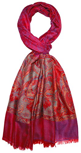 Écharpe cachemire jacquard rose framboise pour réchauffer vos tenues d'hiver avec élégance
