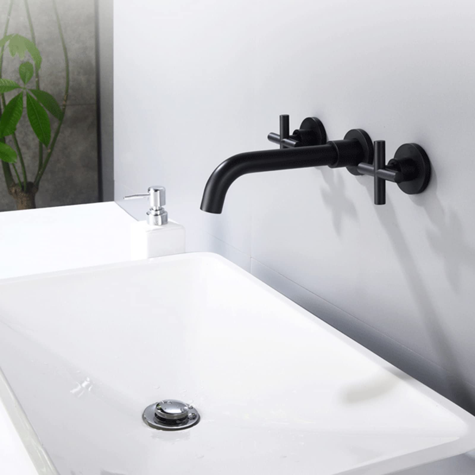 Robinet de salle de bain mural contre le calcaire avec double commande noire
