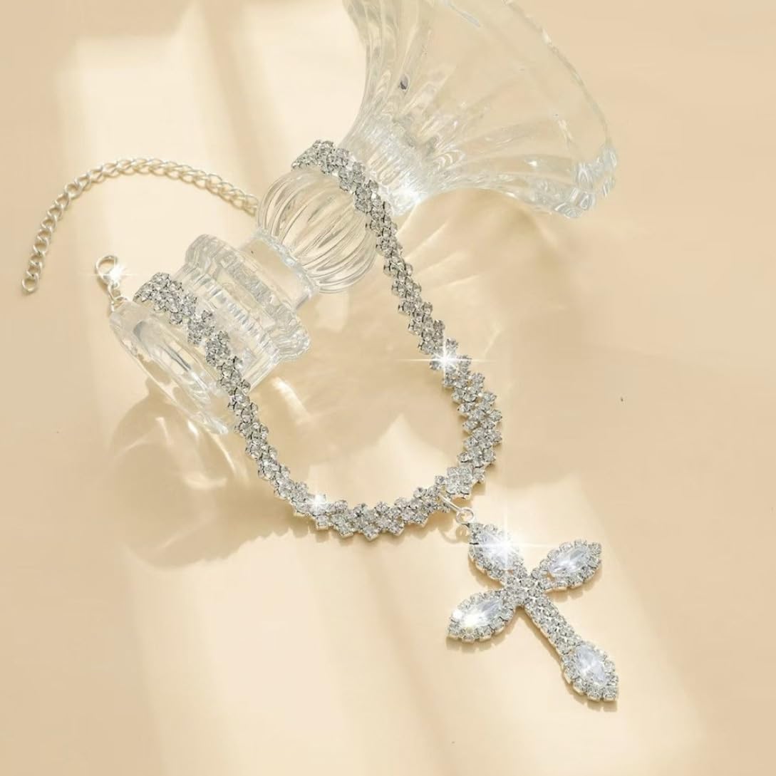 Diamond Cross Necklace for Women, Sparkly Rhinestone Cuban Link Chain featuring Iced Out Pendant, Aesthetic Silver Necklaces, Trendy Jewelry Accessory Present Ornament for Ladies