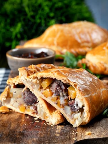 Cornish Hampers & Gifts 8x Traditional Gourmet Cornish Steak Pasties - Elegant Packaging - Great As A Gift - Pasty Hamper - Birthdays Anniversary & Special Occasions