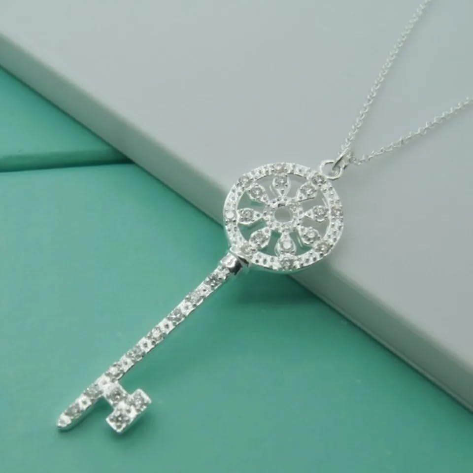 Collier clé cœur en argent 925, le cadeau symbolique idéal