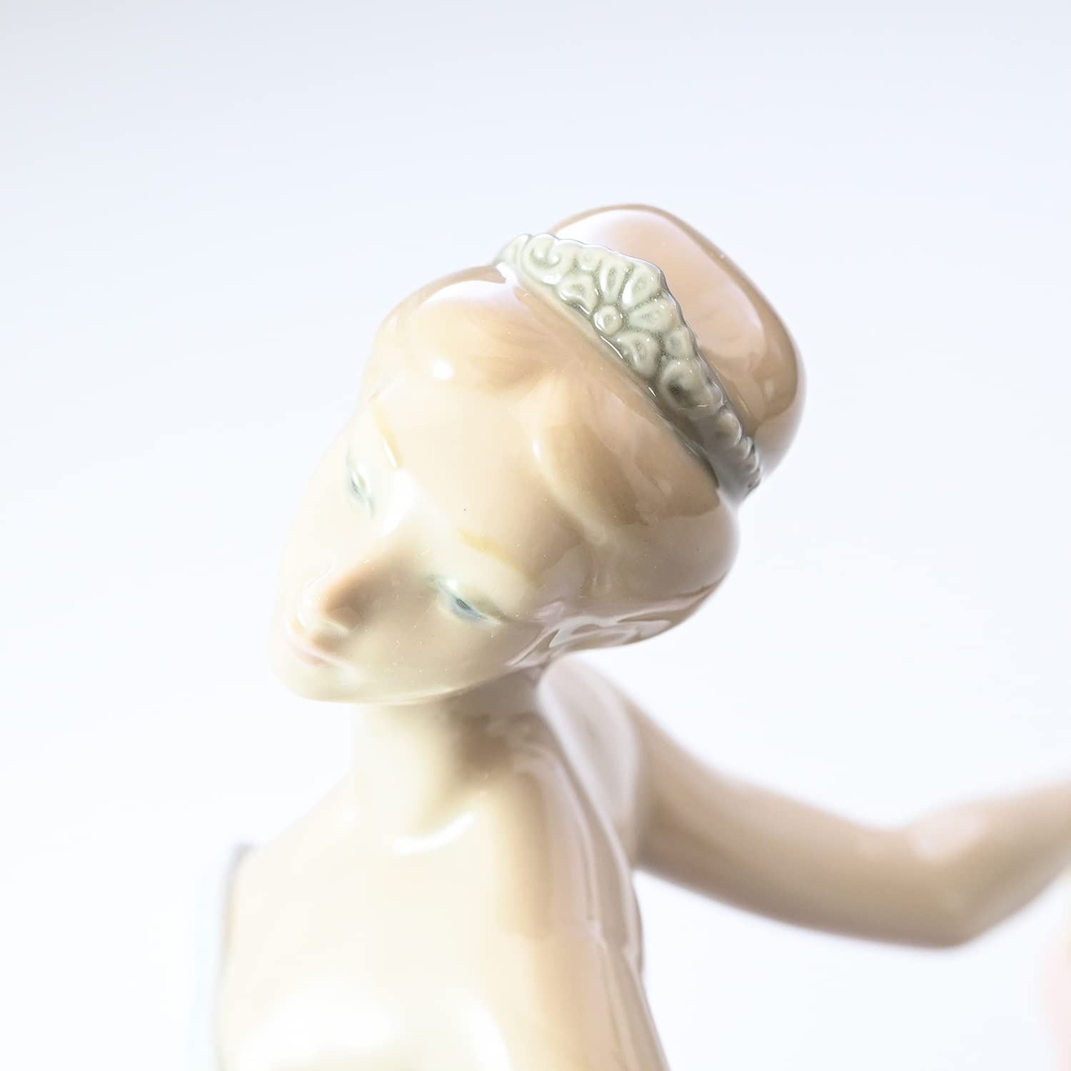 Amazon.co.jp: リヤドロ 踊る少女 LLADRO オブジェ 1005050 [並行輸入