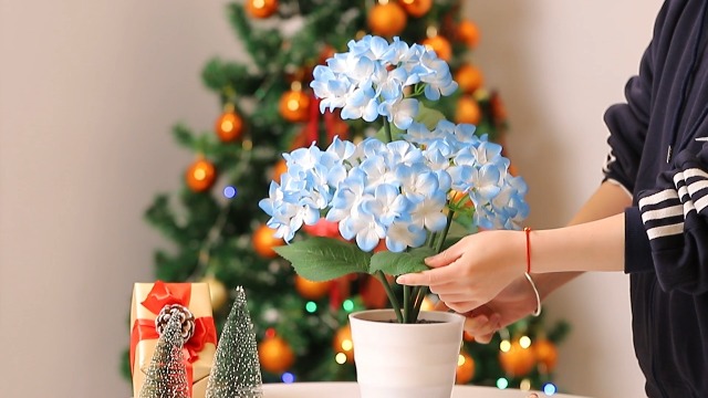Image of Blue Artificial Hydrangea LED Flower Lamp - Lighted Floral Decor for Wedding Christmas Mother Valentines Day Birthday, Bedroom Bar Coffee Shop Home Decor, Battery-Operated Night Light, Gifts for Women