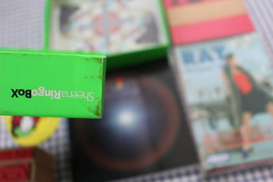 Amazon.co.jp: 椎名林檎 10周年記念 Ringo Box デケード