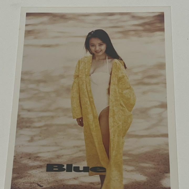 Amazon.co.jp: Blue 高橋由美子 写真集特典 写真 3枚 : おもちゃ