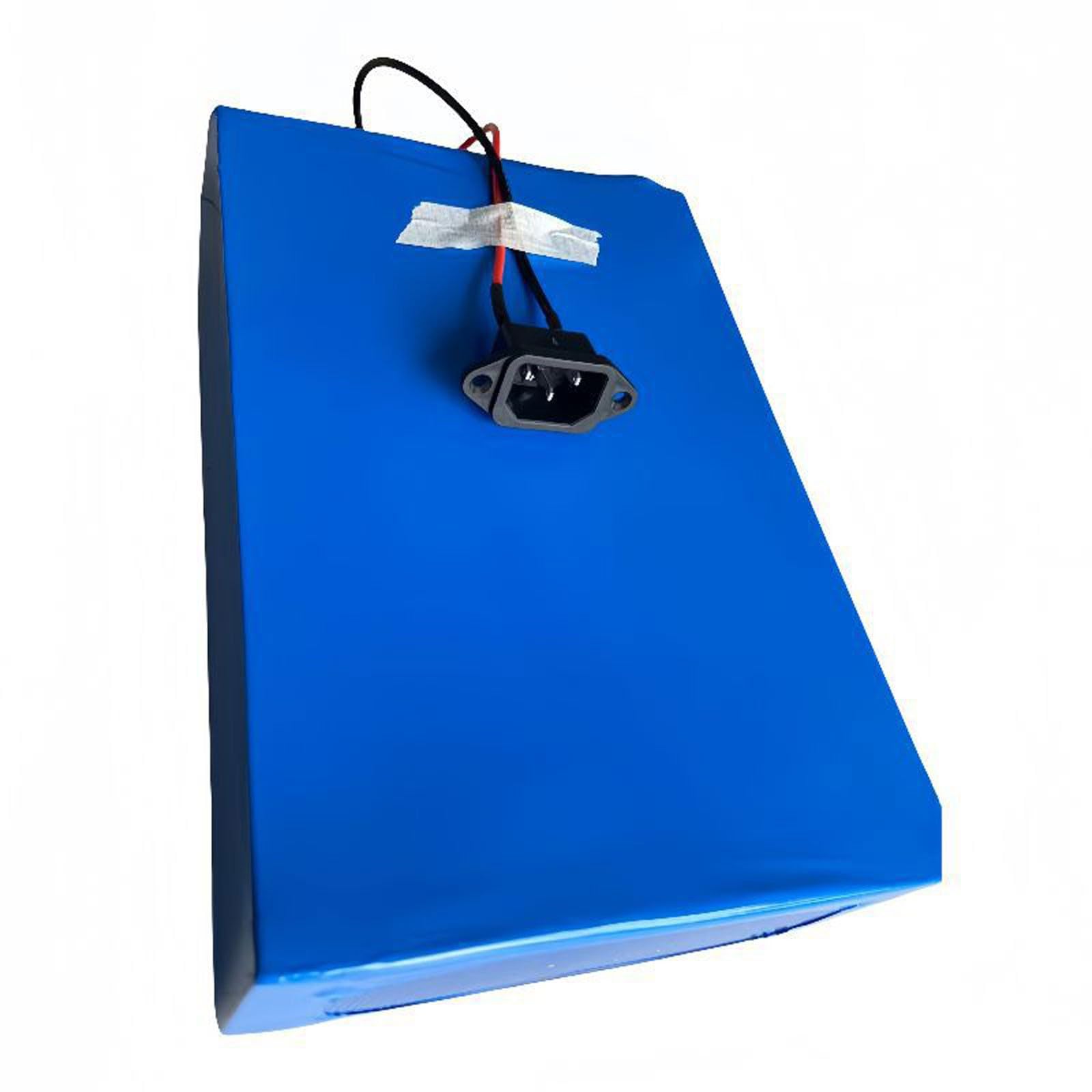 Batterie De Vélo Électrique 48V 50Ah Batterie Électrique avec Chargeur 13S8P Batterie Haute Puissance Remplaçable Étanche Batterie pour 200W 500W 800W 1000W 48V 50Ah,XT30
