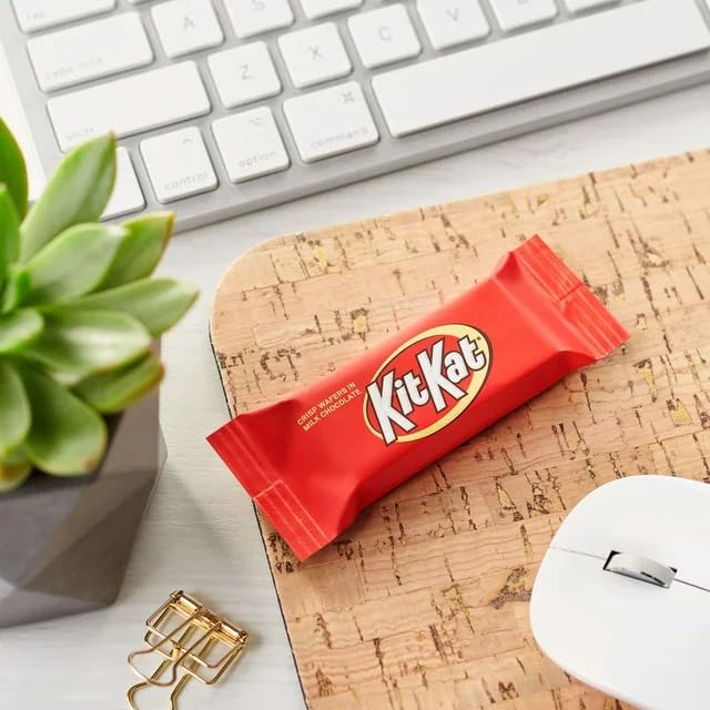 Miniatura 2 de KitKat - Bocadillo de barra de 2 libras de caramelo a granel envueltos individualmente, aproximadamente 65 piezas de obleas crujientes de chocolate