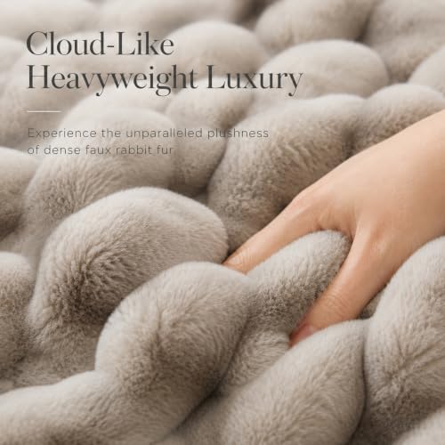 Faux Fur Throw Blanket for Couch, 50"x60" Double-Sided Soft Bubble Blanket by Fuzzysense - Used condition - Image 6