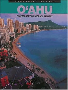 Paperback Capturing Hawaii: Oahu Book