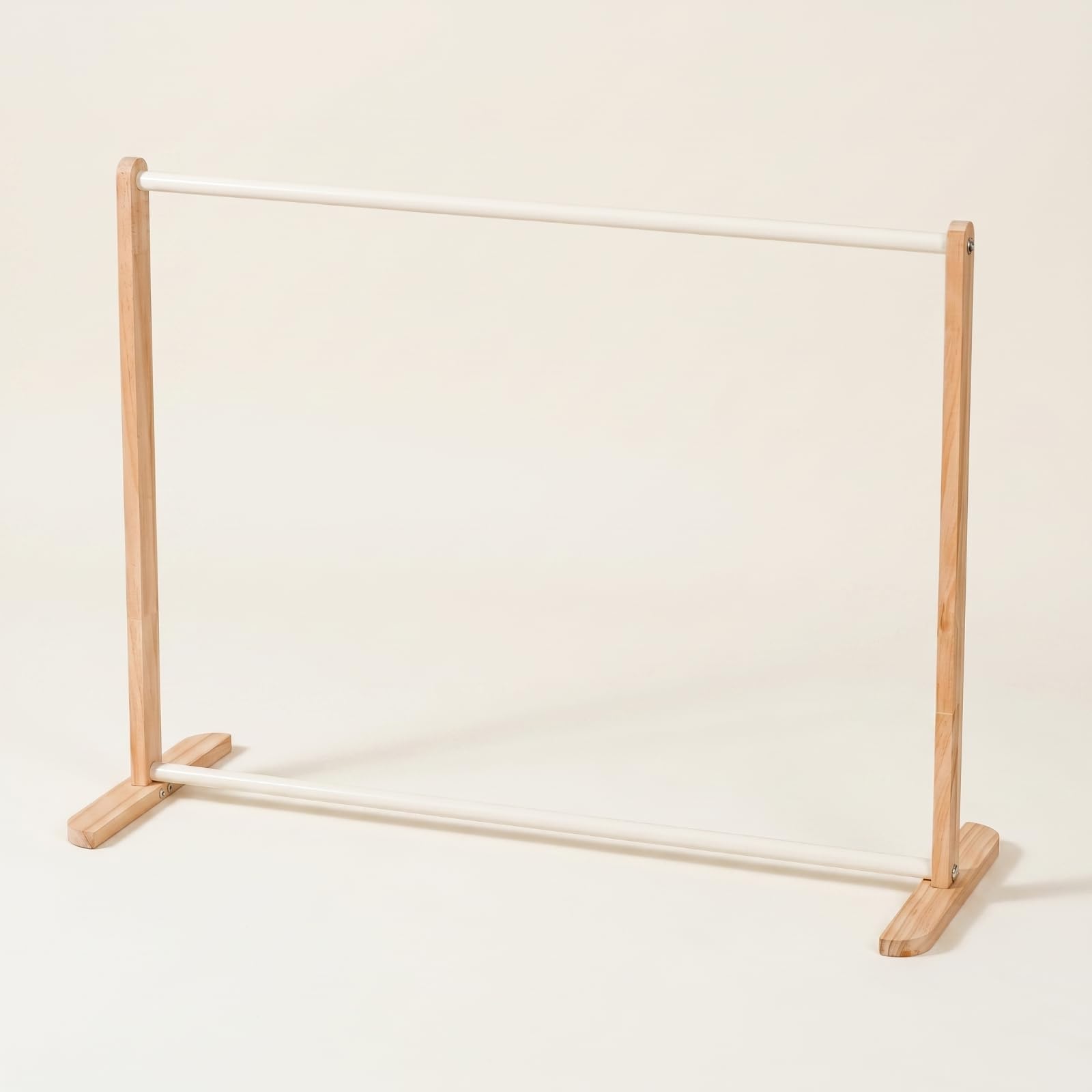 MagiDeal Appendiabiti Bambini Stand Cameretta Bambini Appendiabiti Portabiti per Bambini in Legno Robusto Poco Ingombro Adatto per Cameretta Negozio Esposizione Organizzazione Casa, 61 47cm