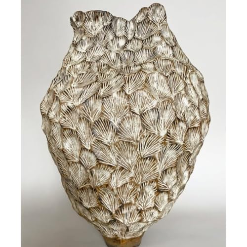 Kristine Zingelar: A Canadian interdisciplinary artist.
