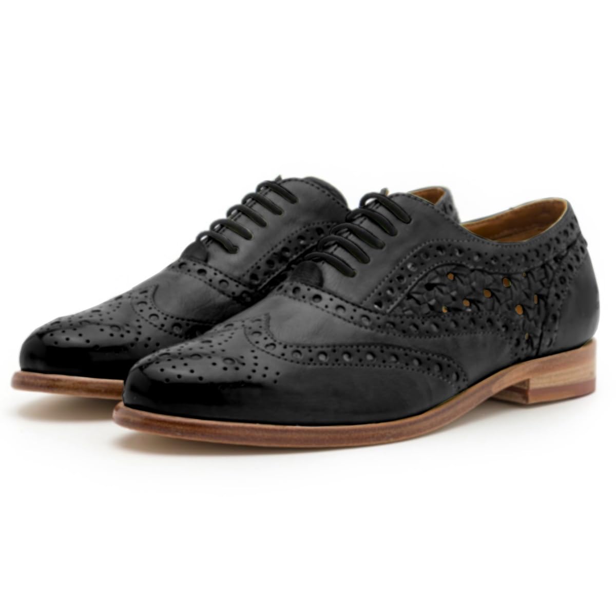 MOOMMO Women Vintage Lace Up Oxford Shoes Low Chunky Heel Almond Toe Oxfords Loafers Brogue Derby Wingtip Perforated