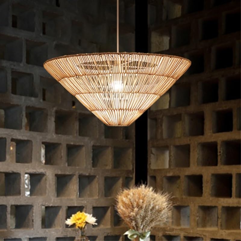 Lampe suspendue en rotin au design de parapluie pour éclairer chaleureusement votre table de salle à manger