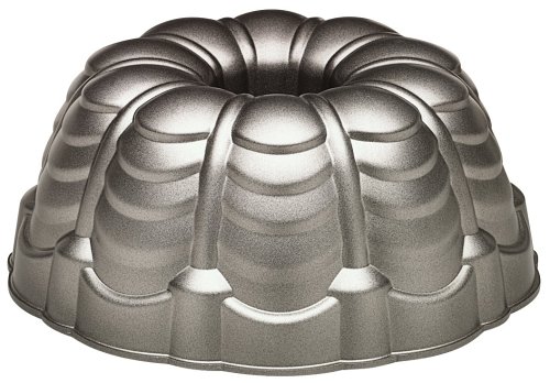 Wilton Dimensions Cast-Aluminum Nonstick 10-Cup Antoinette Pan