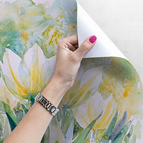 Papier peint chambre lumineux tulipes pour masquer un mur de salon