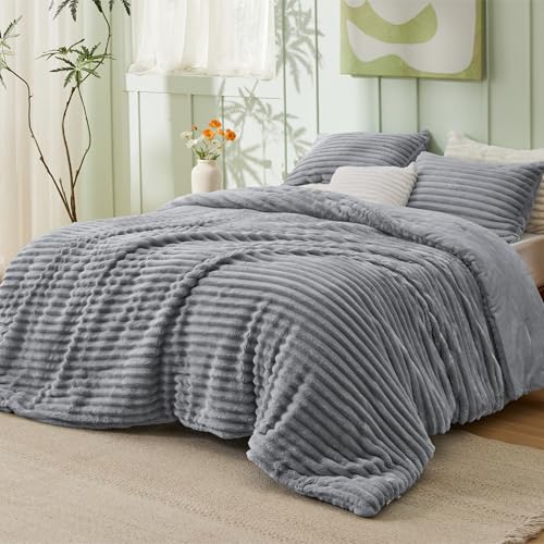 Image of Bedsure Full Fluffy Comforter Set - GentleSoft 3 Pieces Luxury Fleece Grey Bedding, Cozy Room Decor Aesthetic, 1 Full Bed Comforter (82 inchx86 inch) and 2 Pillowcases (20 inchx26 inch)