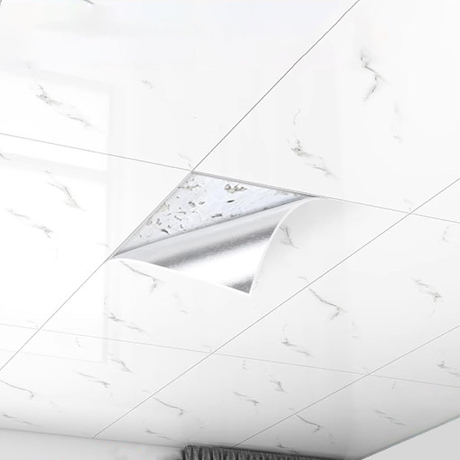 Paneles de techo de PVC con textura de mármol para un baño elegante