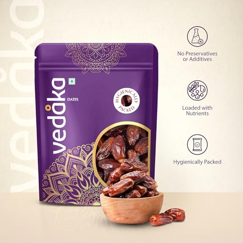 Image of Amazon Brand - Vedaka Fresh Dates | 1 Kg | Khajur Dry Fruit | Naturally Dried | Healthy Snack | No Added Preservatives Or Additives | Hygienically Packed | Pack Of 2, Each 500 G