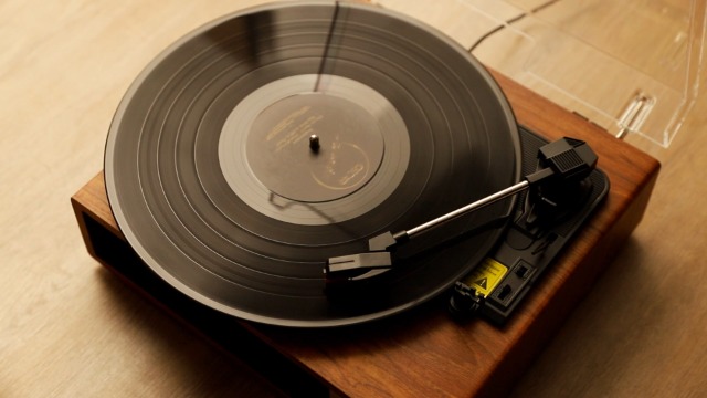 Amazon.co.jp: VOKSUN レコードプレーヤー Bluetooth送信と受信 USBで