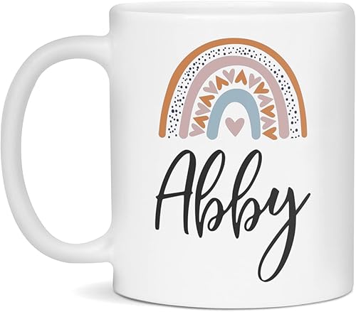 Taza Abby con nombre personalizado para niñas, diseño bohemio de arcoíris, 11 onzas, color blanco