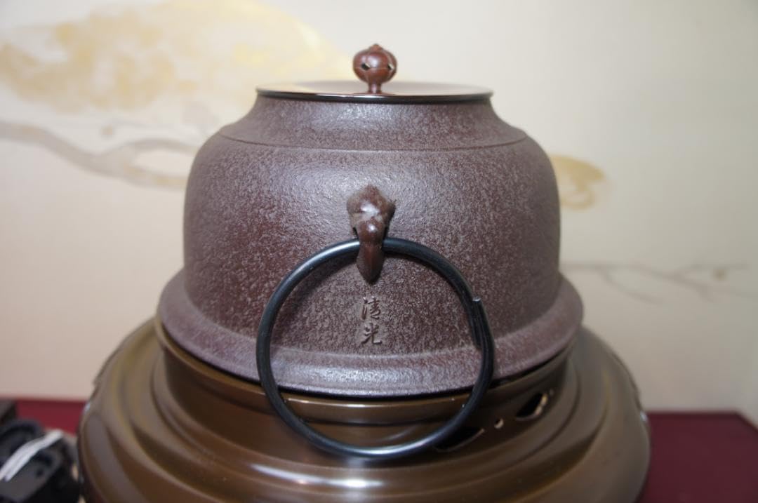 ☆美品 未使用 在銘真形釜添え 唐銅朝鮮風炉 釜鐶 400W電熱器 敷板送料込み 在銘真形釜添え 唐銅朝鮮風炉 釜鐶 400W電熱器 敷板