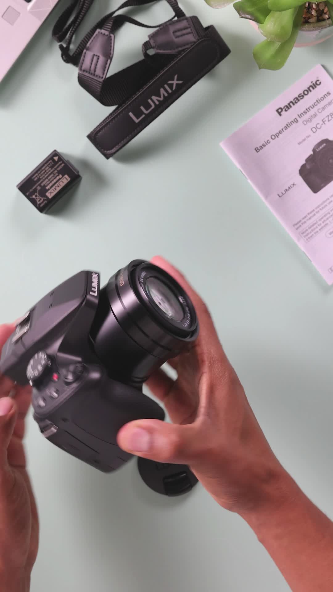 Panasonic Lumix DC-FZ82DE-K Bridge Camera with 20-1200 mm F2.8-5.9