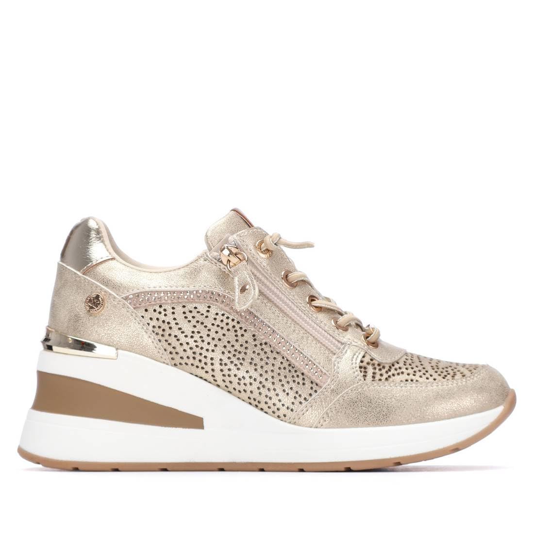 XTI - Sneakers Kobiety - Wygodne i wszechstronne obuwie – moda casualowa
