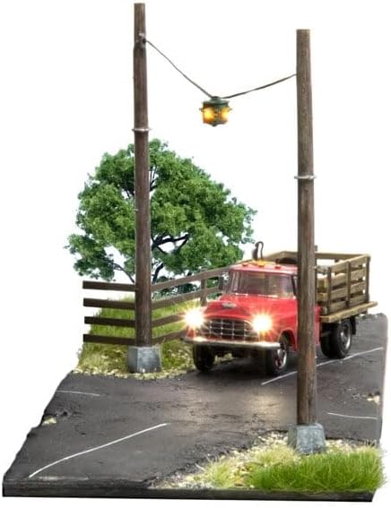 Woodland SCENICS Suspended Flashing Traffic Light 2 Pack HO Scale