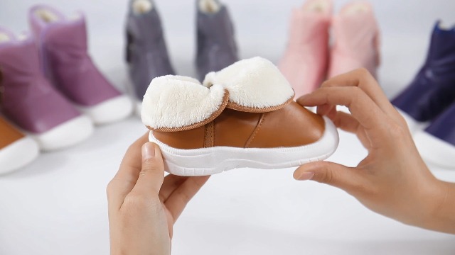 LACOFIA Bottes Hiver Bébé Garçons Filles Bottines Fourrées de Neige Enfant Chaussures fourrées Chaudes avec Semelle en Caoutchouc Antidérapante Noir 20 EU(Étiquette 21