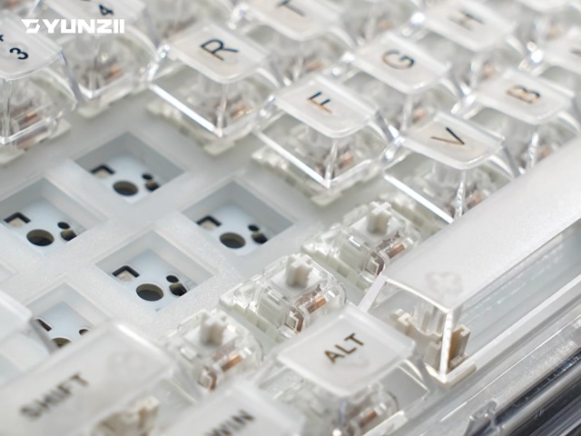 Amazon | YUNZII X75 PRO 82キーワイヤレス ホットスワップ対応 英語
