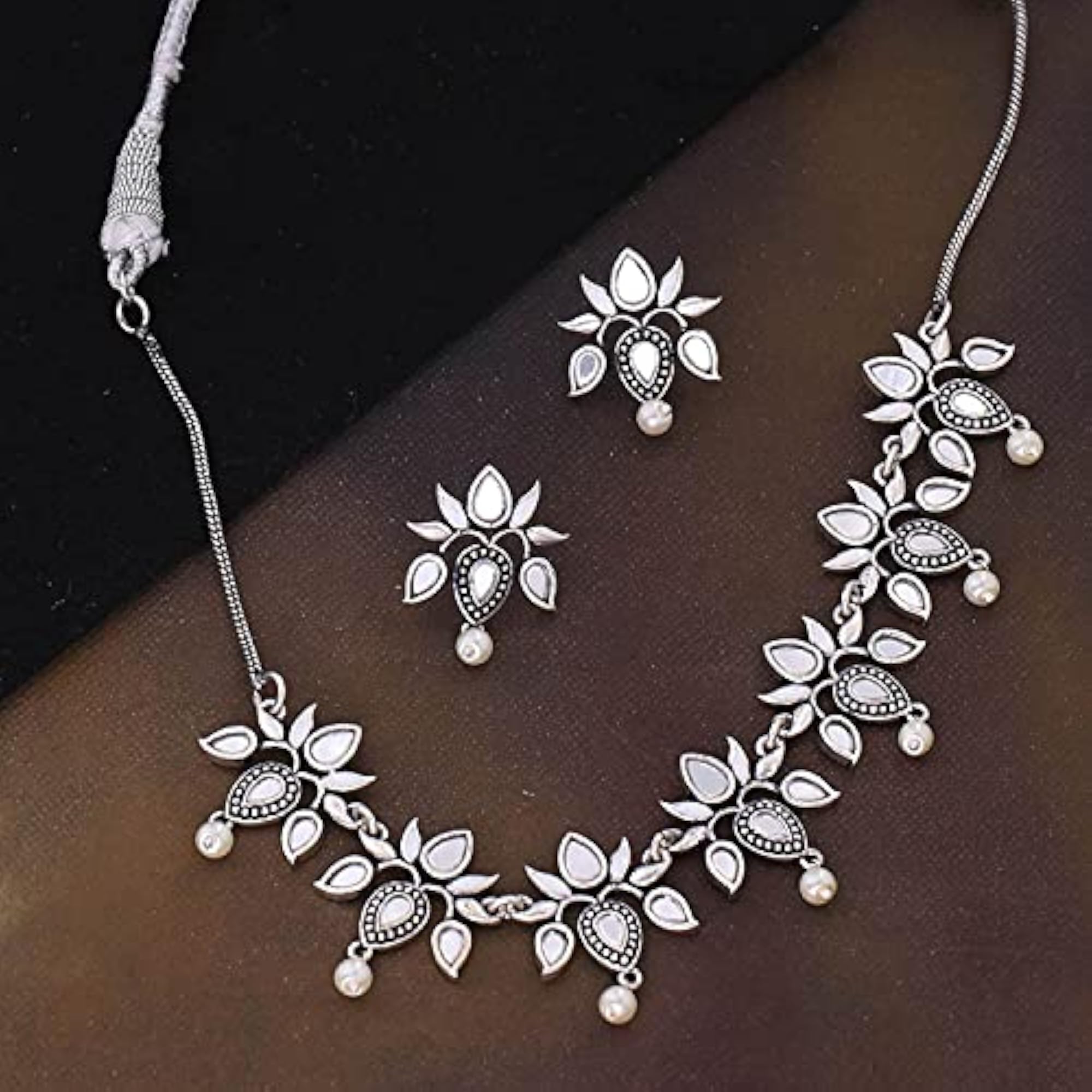 Amaira Mirror Details Necklace Set