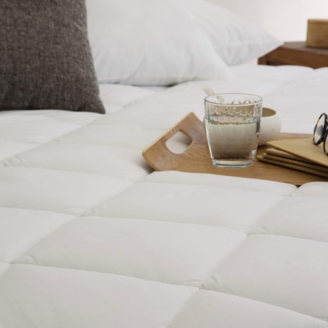 Topper sobre Colchón CubreColchón Tipo Hotel, 150x195cm, Blanco, Cómodo y Suave para la Piel, con Diseño Antideslizante, Certificación de Seguridad, Lavable, 800grs, Resistente al Agua, Transpirable