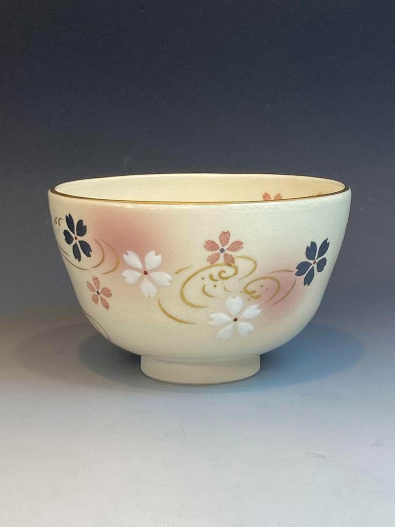 加藤松香 作 仁清桜流水茶碗 共箱 茶道具 加藤松香 作 仁清桜流水茶碗 共箱 茶道具 ※海外発送の場合、木箱