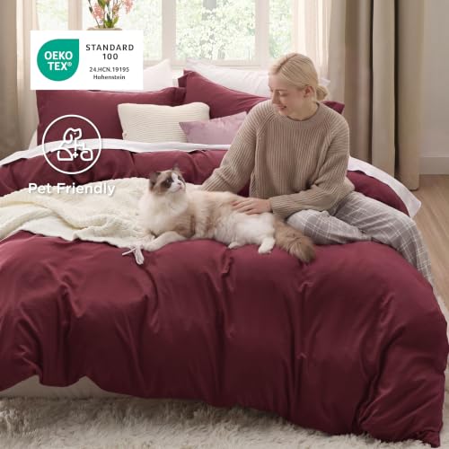 Image of Bedsure Prewashed Duvet Cover Queen, Cotton-Like Bedding Set, Burgundy