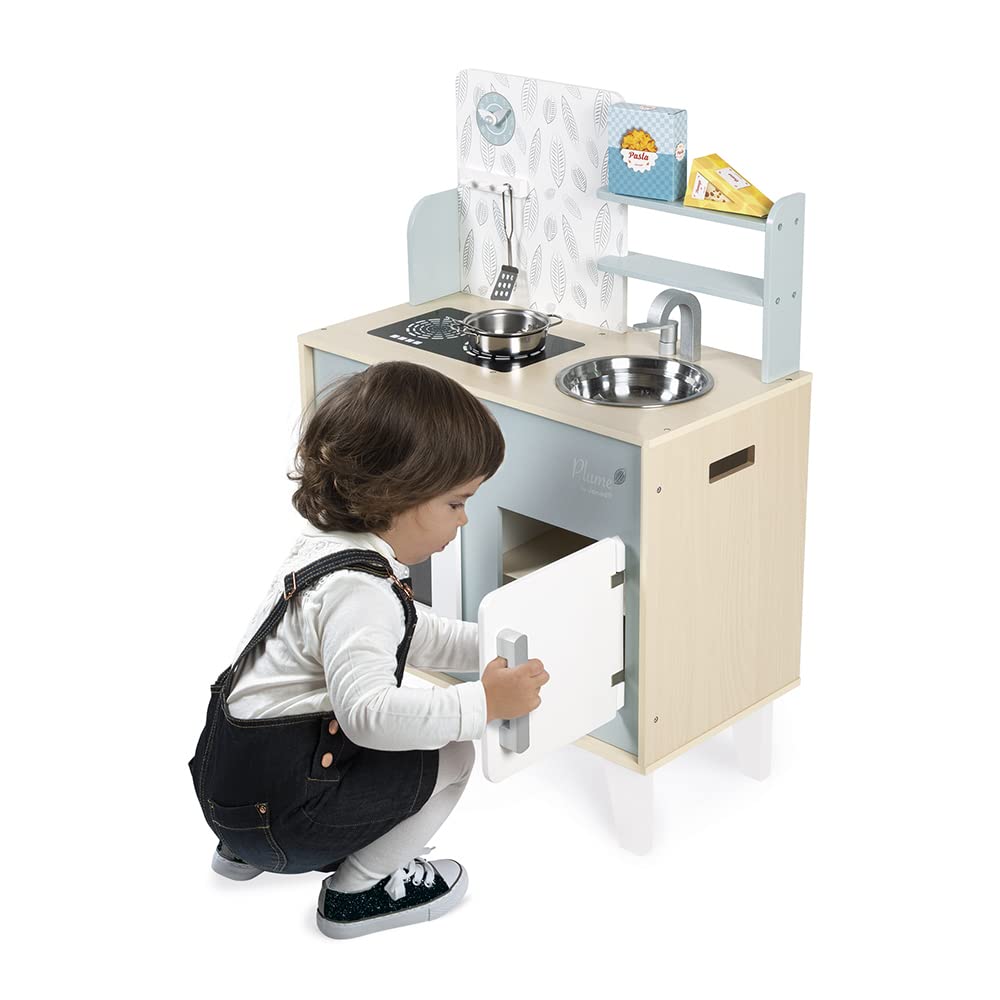 Janod - Cucina Giocattolo Plume - Mini Cucina per Bambini in Legno - con Forno, Lavello Inox, Armadietto, Pulsanti e Orologio - Cucina in Legno con 5 Accessori - Da 3 a 8 Anni, J06608