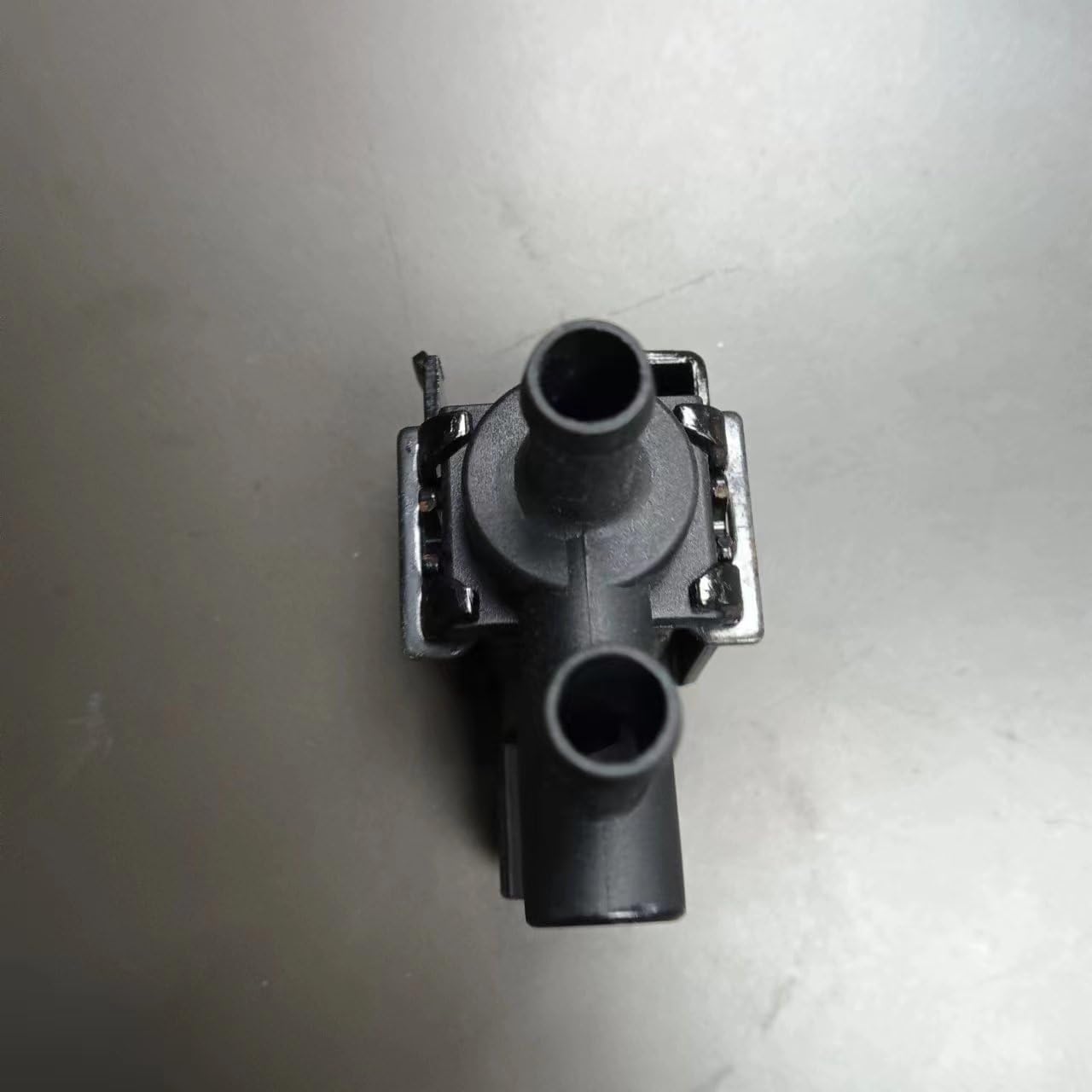 VACUUM SOLENOID SWITCH VALVE 90910-13004 9091013004 192000-3042 1920003042