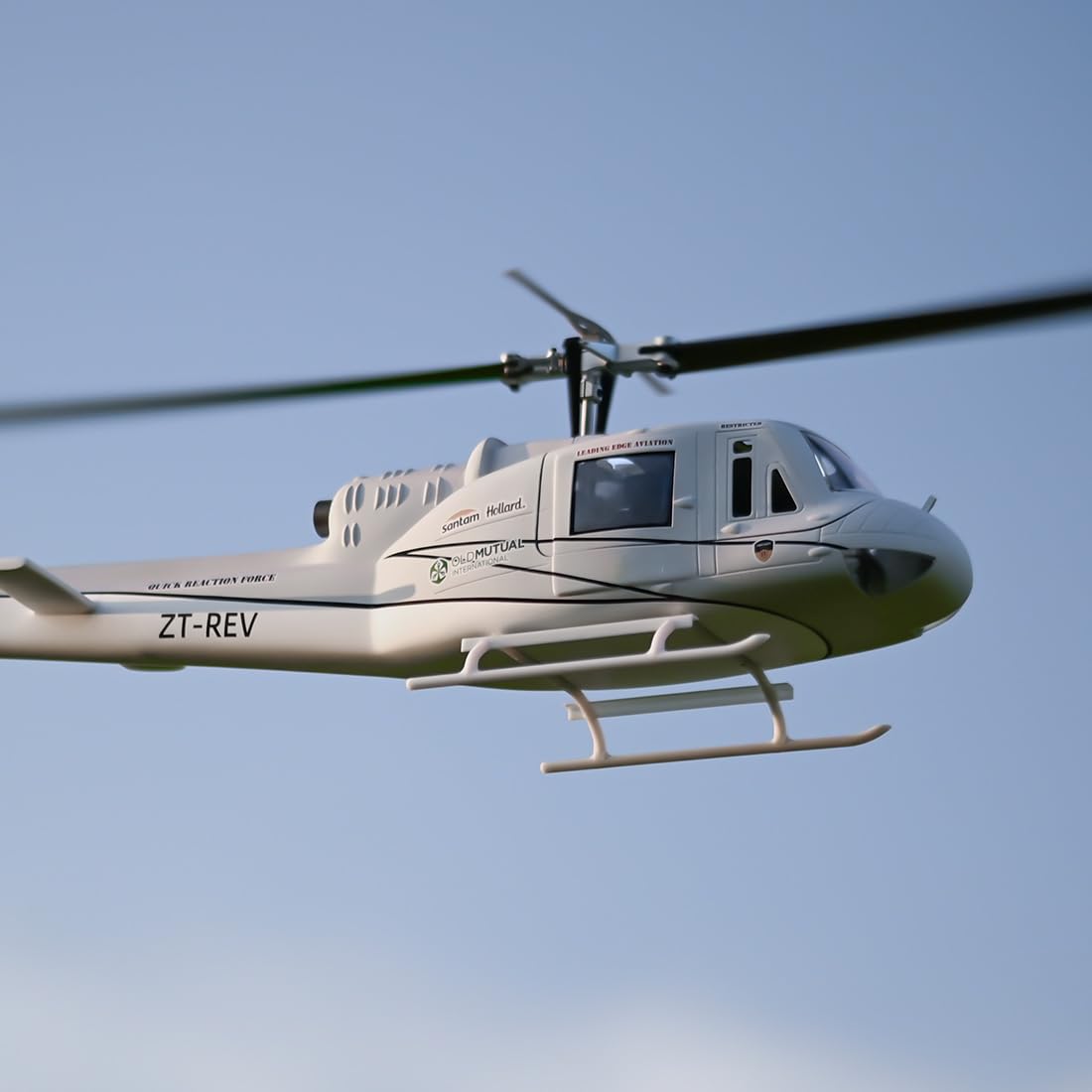 Elicottero RC per adulti, UH1-V4 Huey 470-Class RC elicottero 2.4G 6CH RC Military elicottero con posizionamento GPS, quattro modalità di volo (versione PTF/controllo a destra)