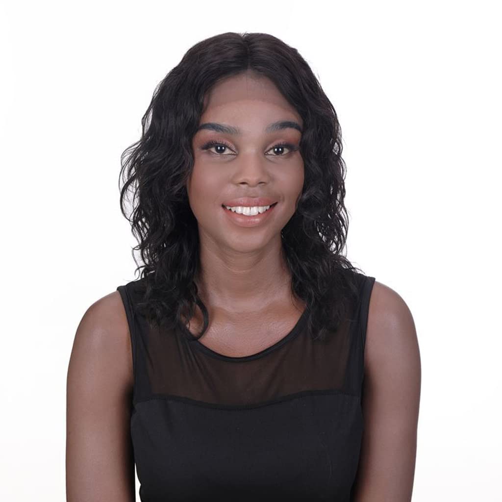 Cheveux bouclés mi-longs avec dentelle avant et raie au milieu