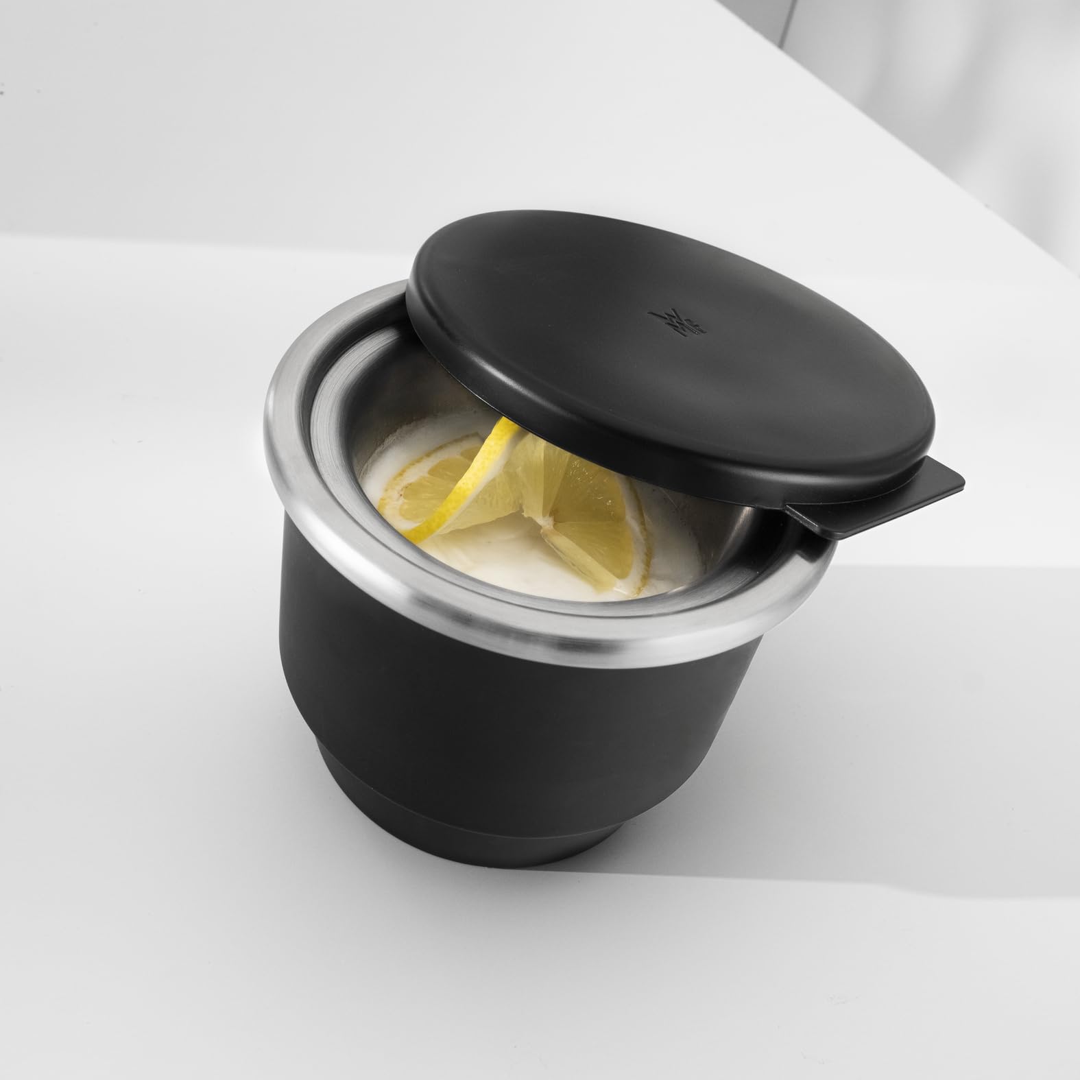 WMF Kitchenminis - Heladera 3 en 1, yogur helado, sorbete, helado, 12 W, pantalla cristal, función contador, incluye cuchara de helados, 300 ml, acabados acero inoxidable cromargan mate
