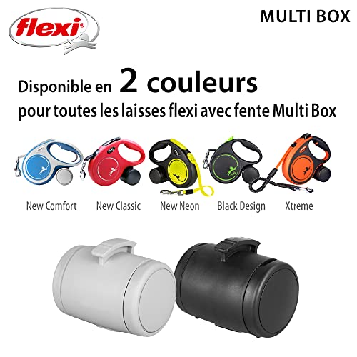 flexi Multi Box fixée sur une laisse avec un chien en balade