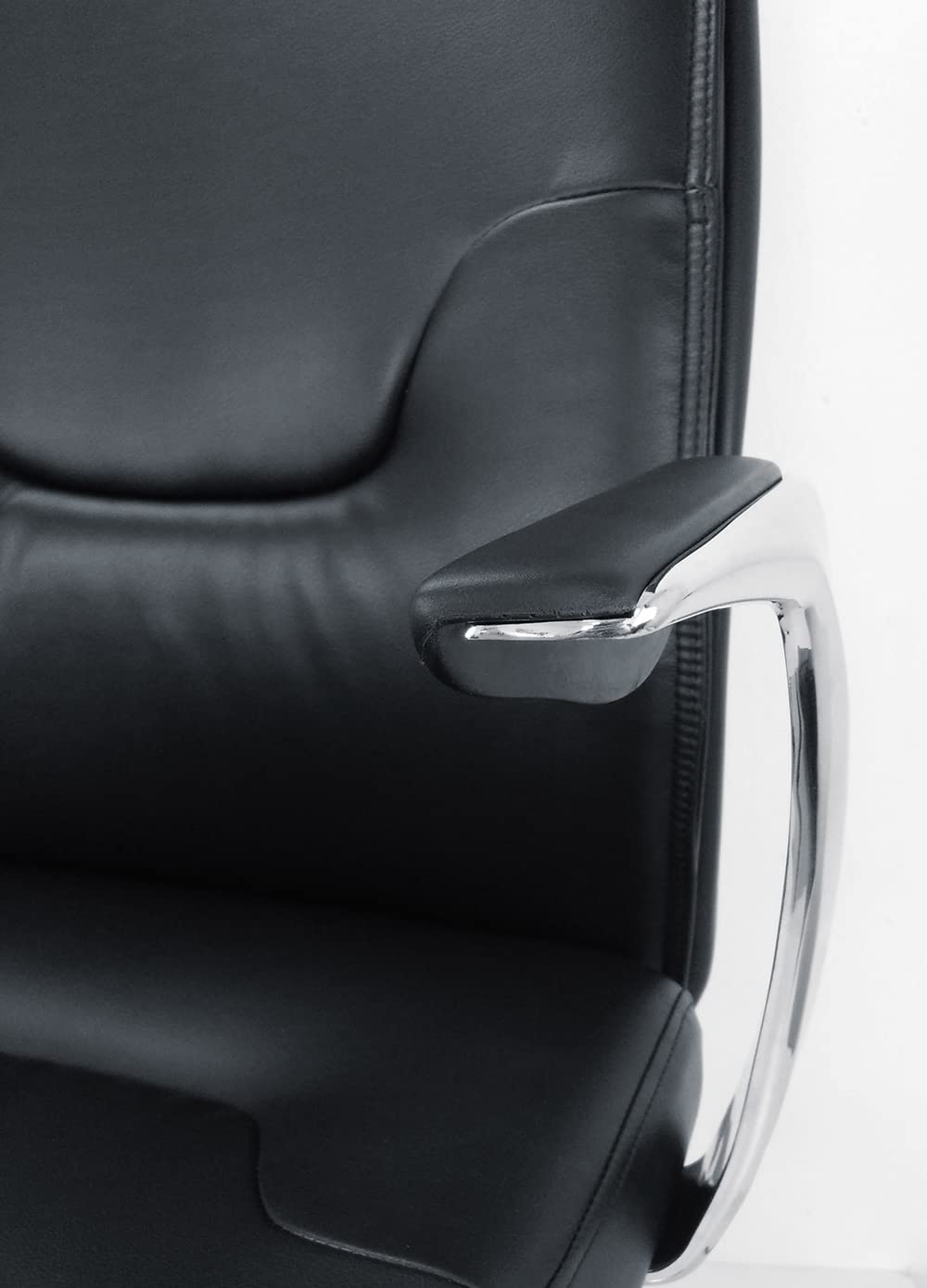 Waytex Fauteuil de Bureau Direction Confortable, Dossier Haut en Simili Cuir Anti-Abrasion, Accoudoirs en Aluminum Poli et Manchettes Simili Cuir, Pied Aluminium