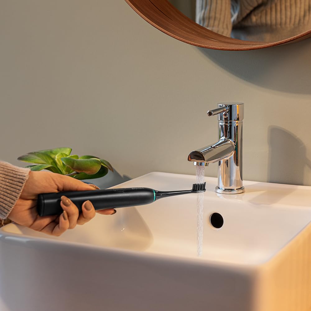 Cecotec Centro de Estación Bucal o Dental Bamba ToothCare Jet Clean. 18W, Irrigador 600ml de Capacidad, 10 Niveles de Presión, 7 Cabezales y Cepillo de Dientes Eléctrico con 5 Modos