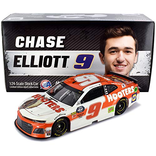 Lionel Racing Officially Licensed NASCAR Chase Elliott HO Hooter's 2019 Chevrolet Camaro ZL1 1:24 Scale Diecast Car