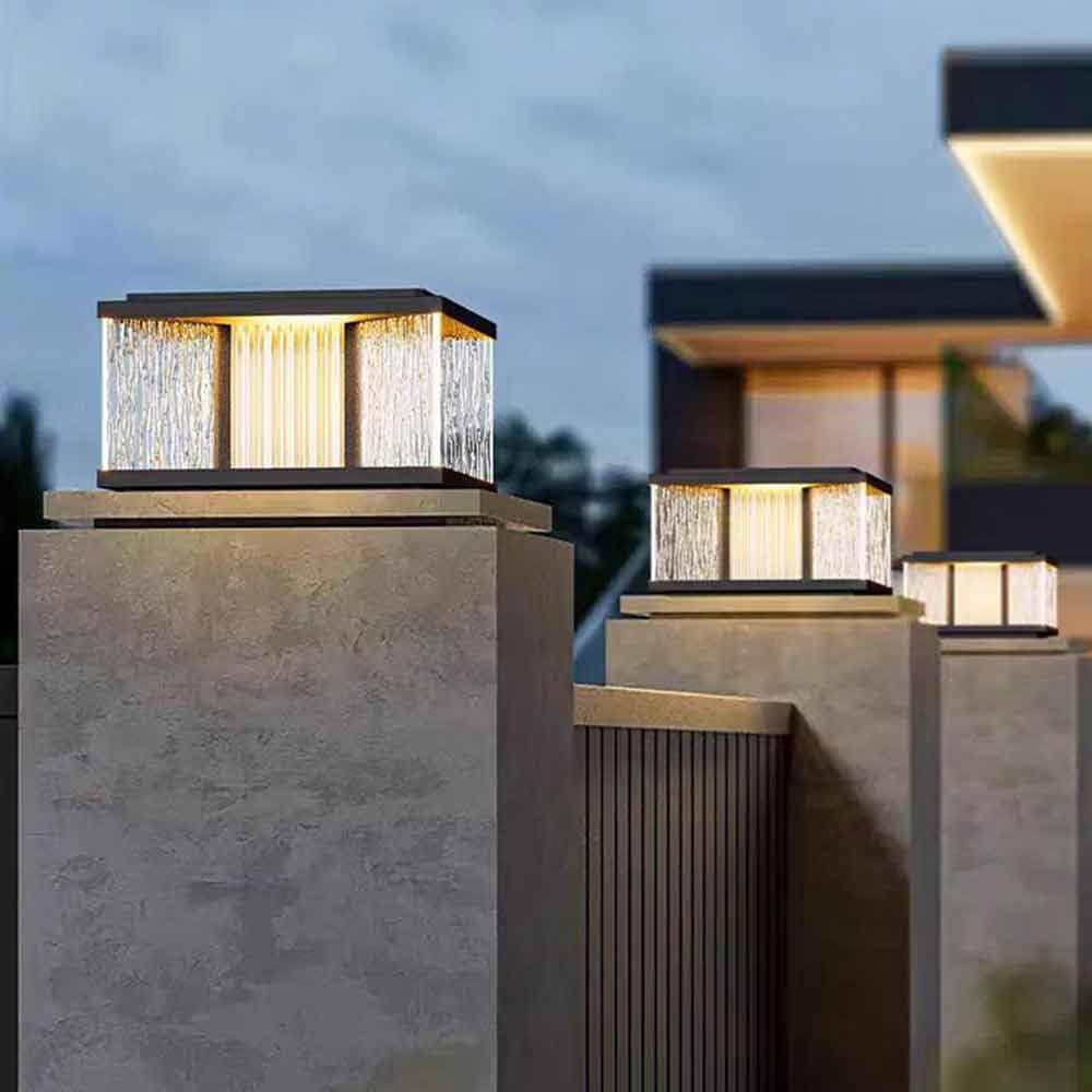 Lampada Da Esterno Moderna A Energia Solare, Con Accensione