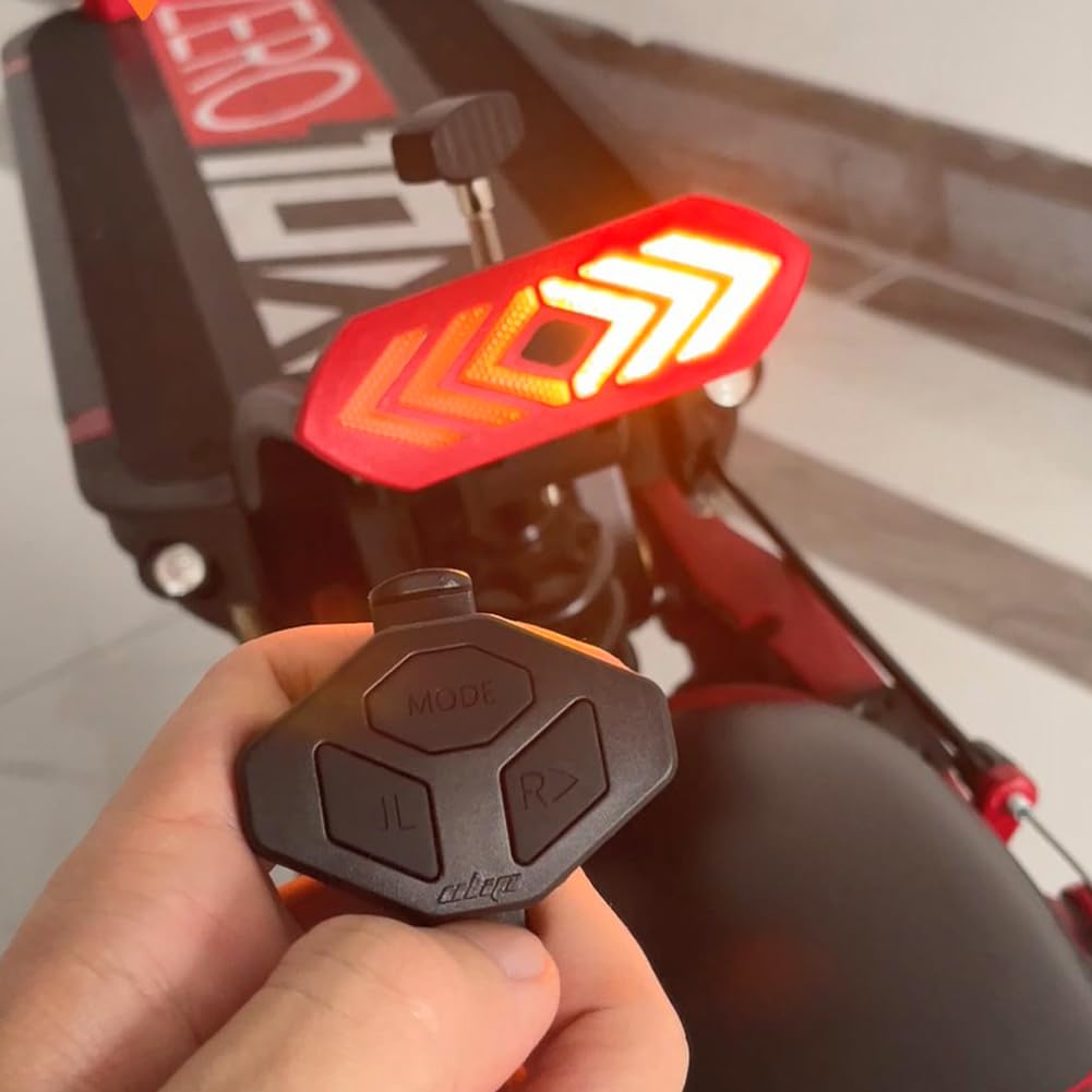 Tylny błotnik Kierunkowskaz Duże tylne światło klipsowe z pilotem do skutera elektrycznego M365 USB Akumulator rowerowy