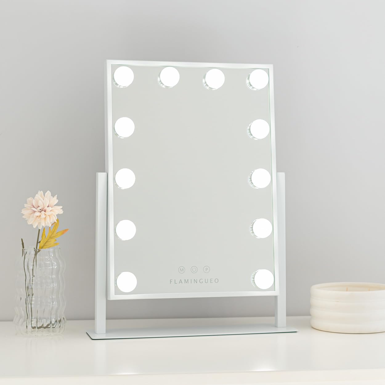 Flamingueo Specchio Trucco con Luci - 12 LED - 3 Modi di Luce - Intensità Regolabile - Controllo Tattile - Posizione Regolabile - Vanity Mirror - Bianco - 36,5x7,5x47,5cm