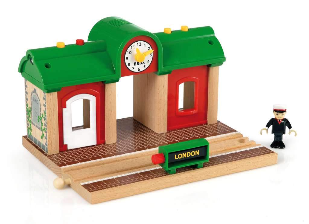 BRIO World 33578 Sprechender Bahnhof Eisenbahn Zubehör mit Aufnahmefunktion – Kleinkinderspielzeug empfohlen ab 3 Jahren & Bahn 33750 - Magnetische Kreuzung
