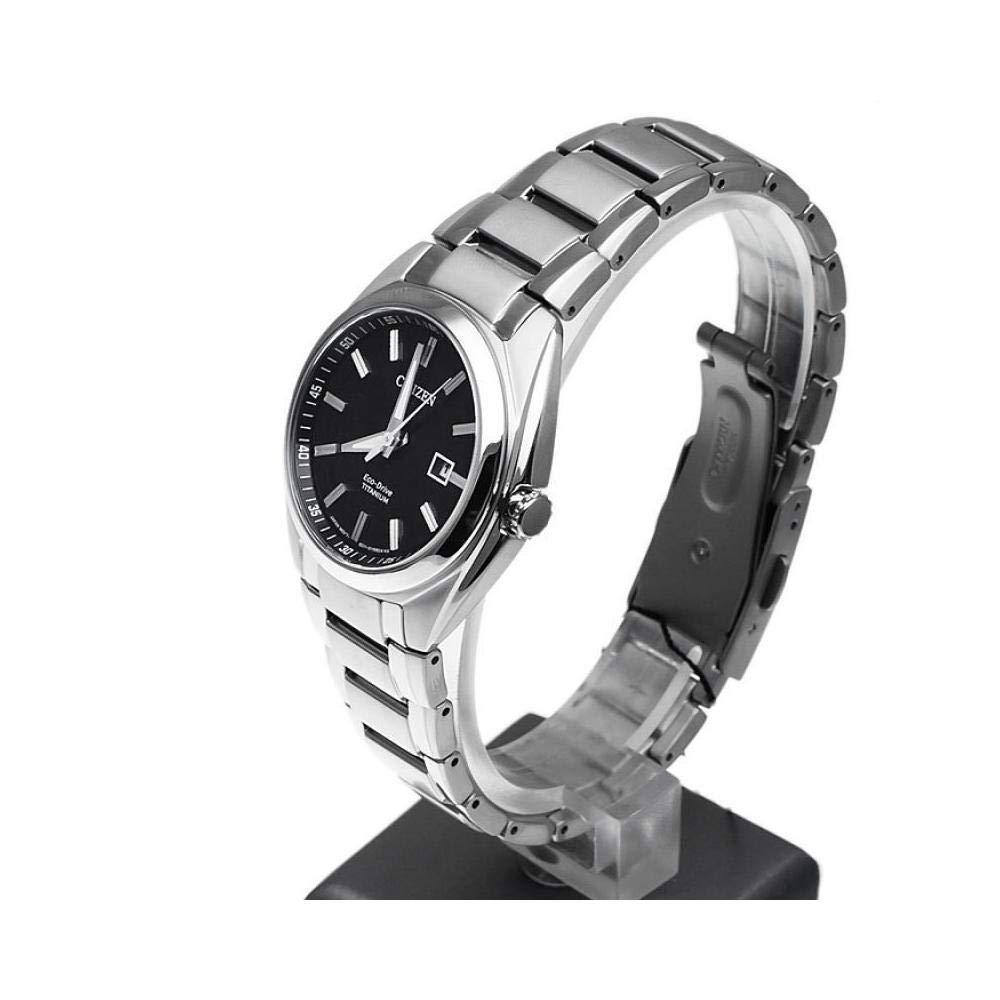 Citizen Damen Analog Eco-Drive Uhr mit Titan Armband
